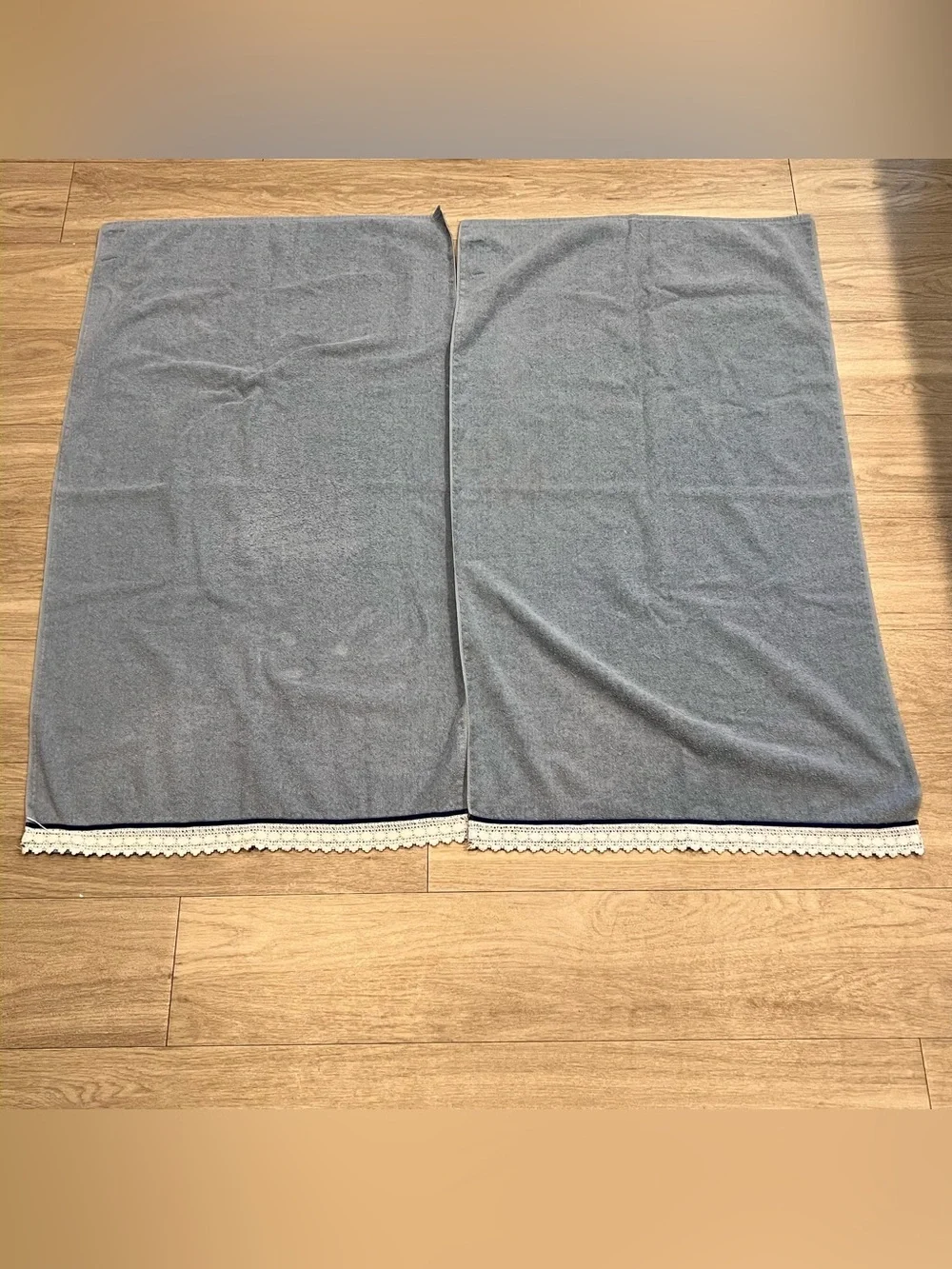 Vintage Dundee Blue Gray Lace Bath Towels Set of 2